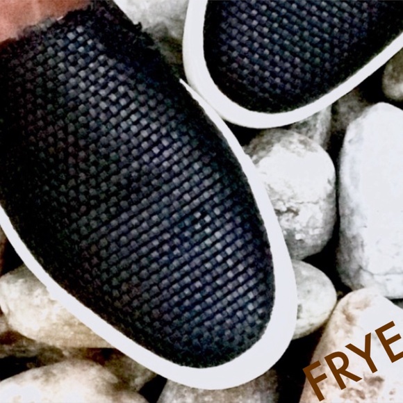 5⭐️rated 1 left💥NIB FRYE Woven Slip-On Sneaker - Picture 3 of 8